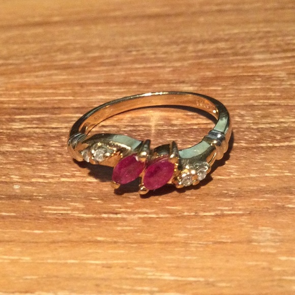 14 K GOLD RUBY AND DIAMOND RING - Picture 1 of 8